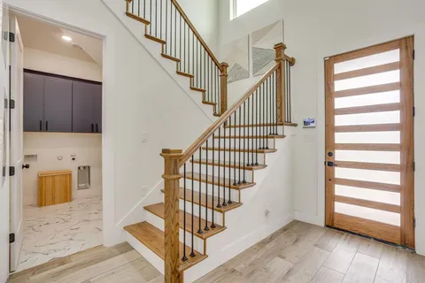 $899,990 | 301 Paint Pony Trail North, Fort Worth, TX 76108