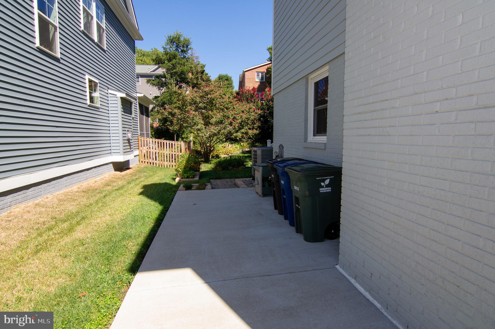 2407 North Rockingham Street Arlington, VA 22207 - Photo 8 of 83 Side Exterior