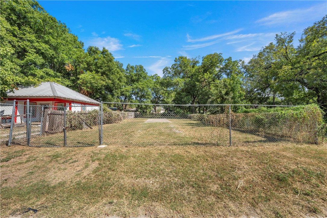 1003 East Clay Avenue Waco, TX 76704 - Photo 4 of 6