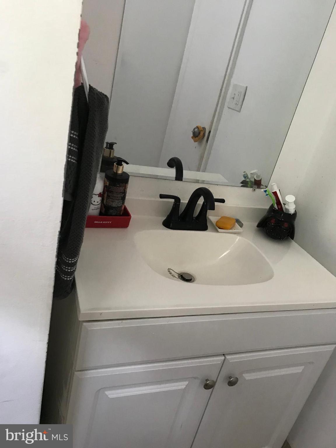 1024 Gates Place Warminster, PA 18974 - Photo 4 of 36