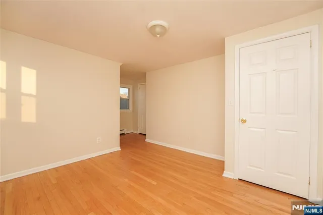 $2,300 | 142 Maple Avenue, Unit 2, Woodland Park, NJ 07424