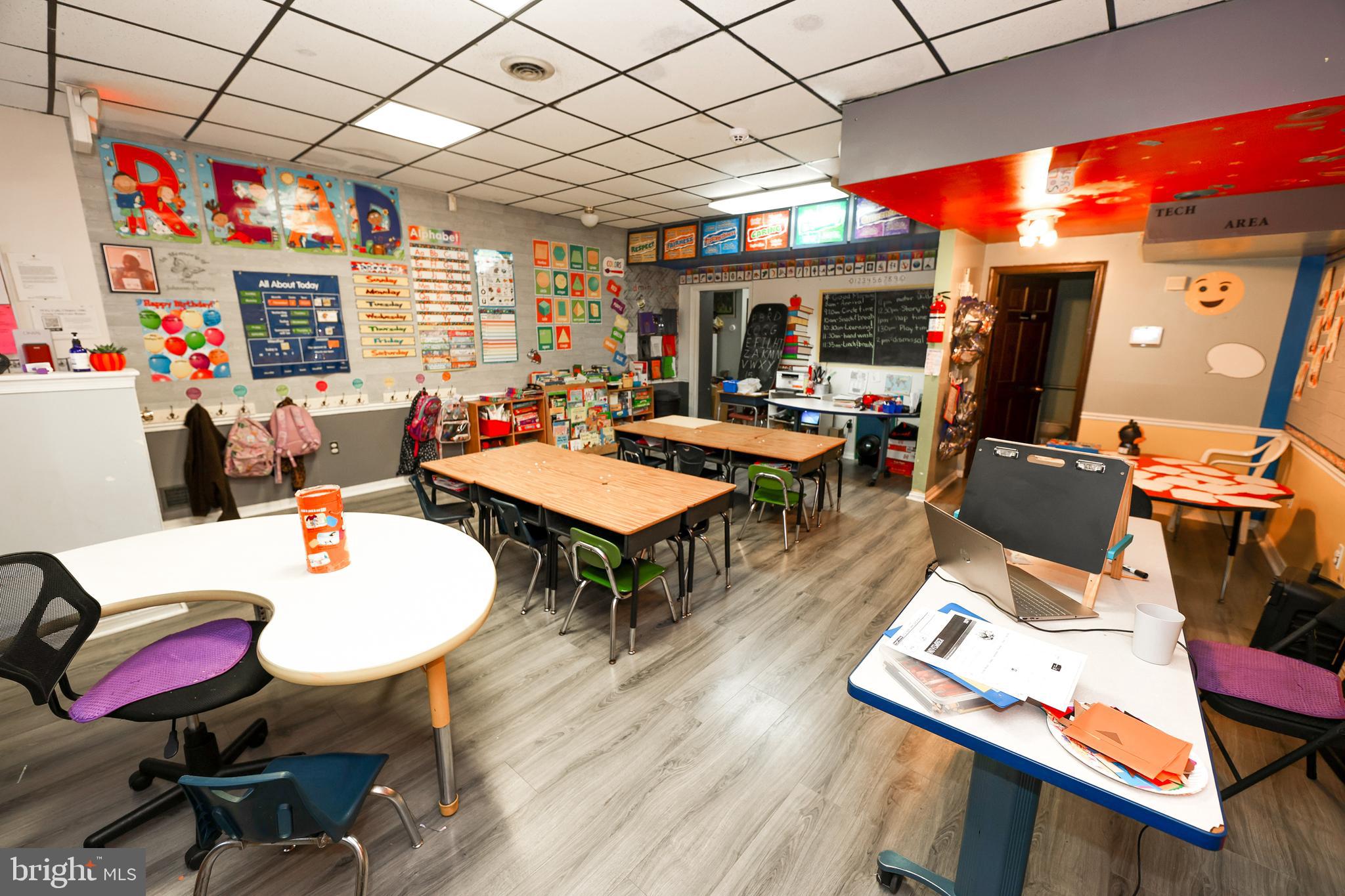 232 Long Lane Upper Darby, PA 19082 - Photo 6 of 29 a outdoor space with furniture