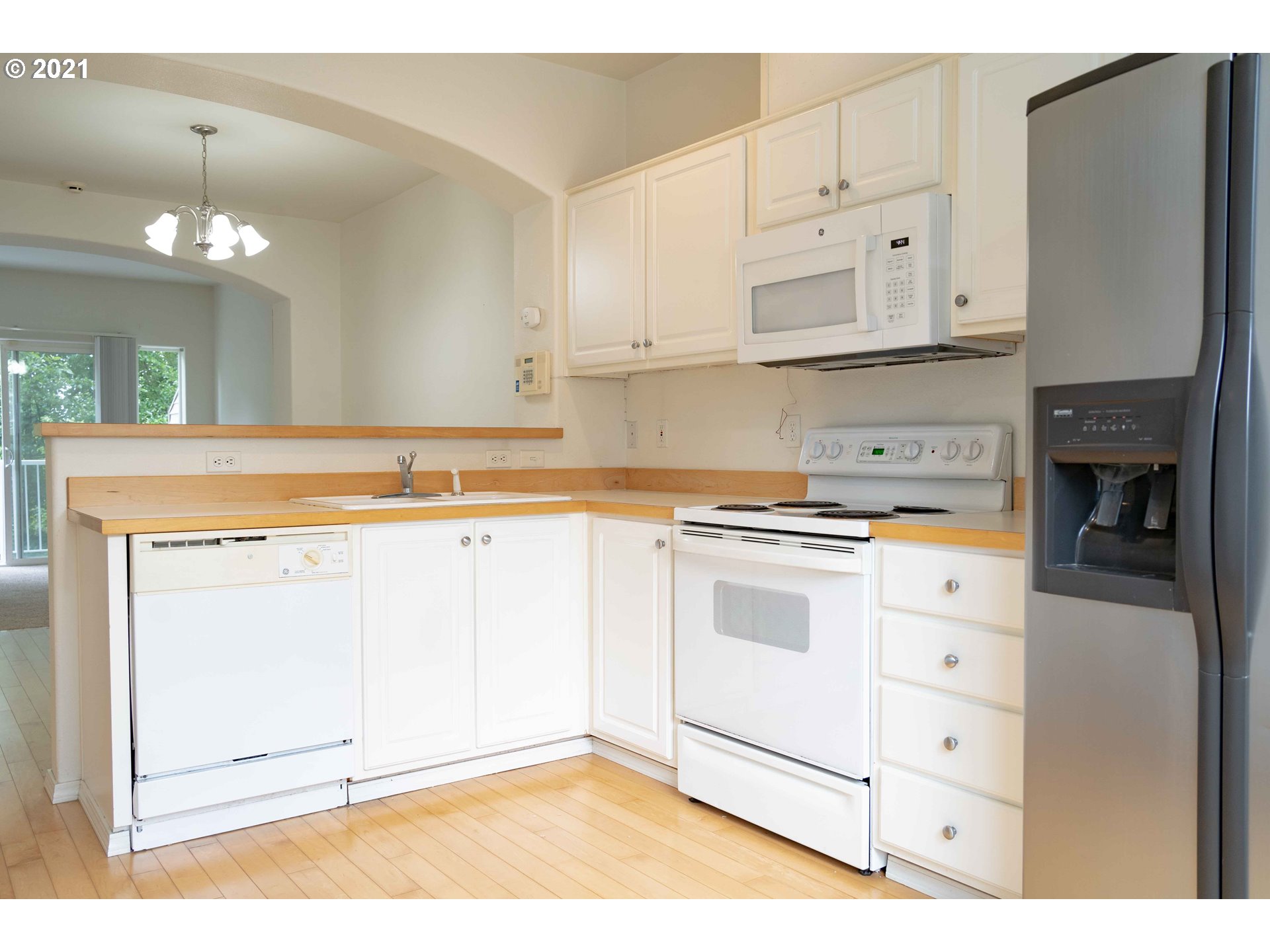 13980 Southwest Scholls Ferry Road, Unit 103 Beaverton, OR 97007 - Photo 7 of 23 Gallery Image 7