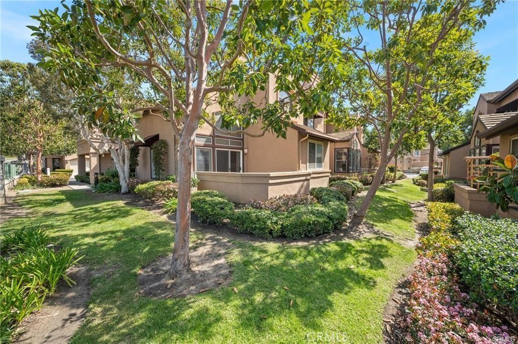 1 Baycrest Place Dana Point, CA 92629 - Photo 19 of 20 a front view of a house with garden
