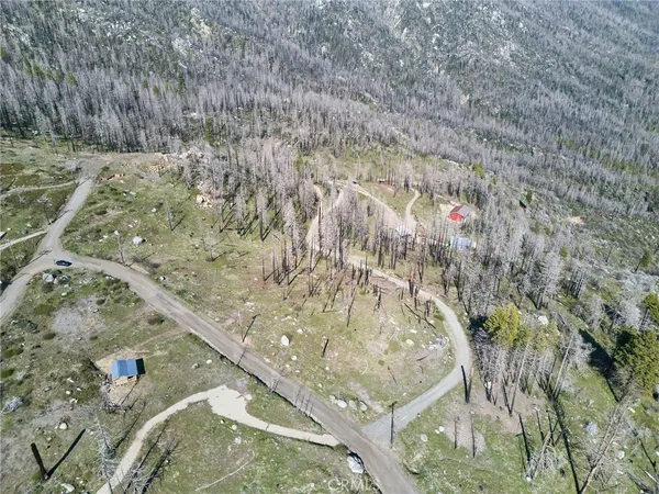 a view of a dry dry field