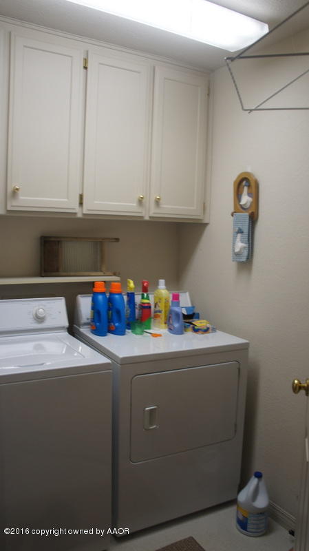 7261 Bayswater Road Amarillo, TX 79109 - Photo 14 of 19 Utility Room