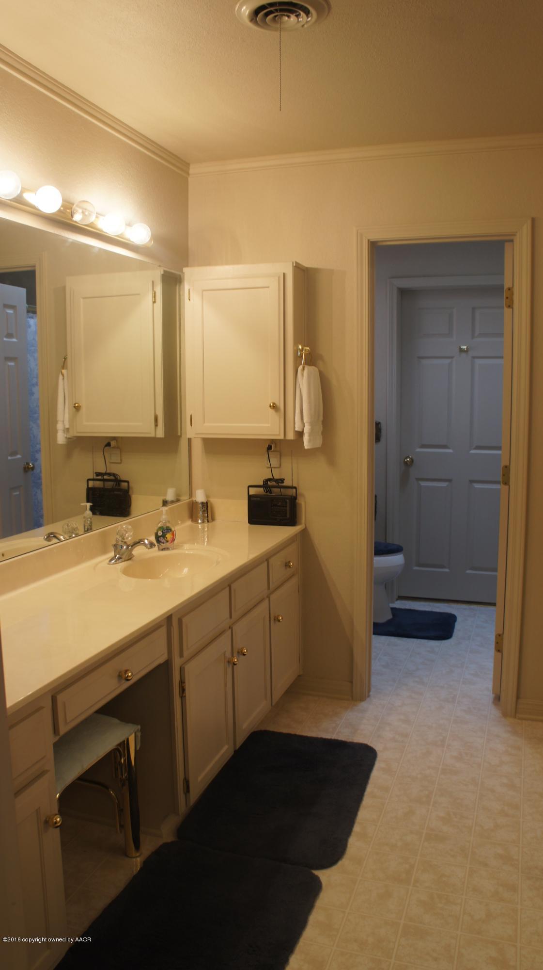 7261 Bayswater Road Amarillo, TX 79109 - Photo 8 of 19 Master Bathroom