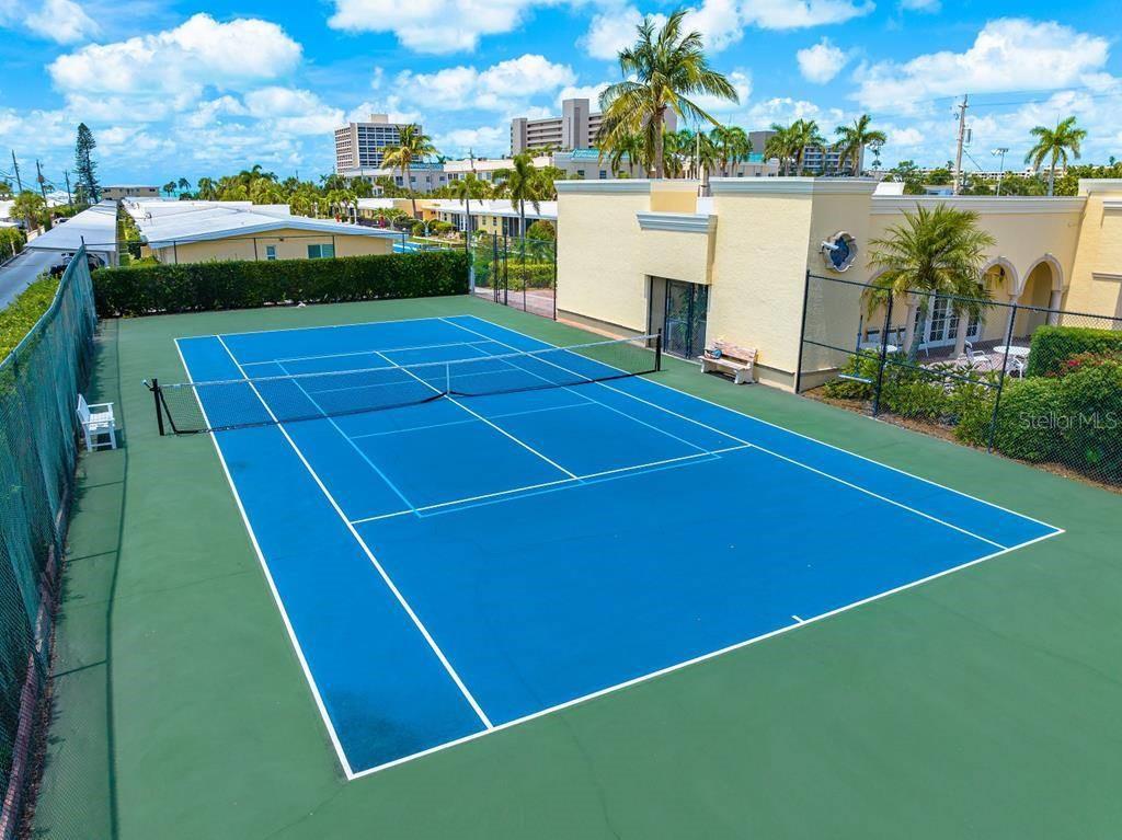 6006 Midnight Pass Road, Unit 29 Sarasota, FL 34242 - Photo 15 of 19 a view of a tennis court