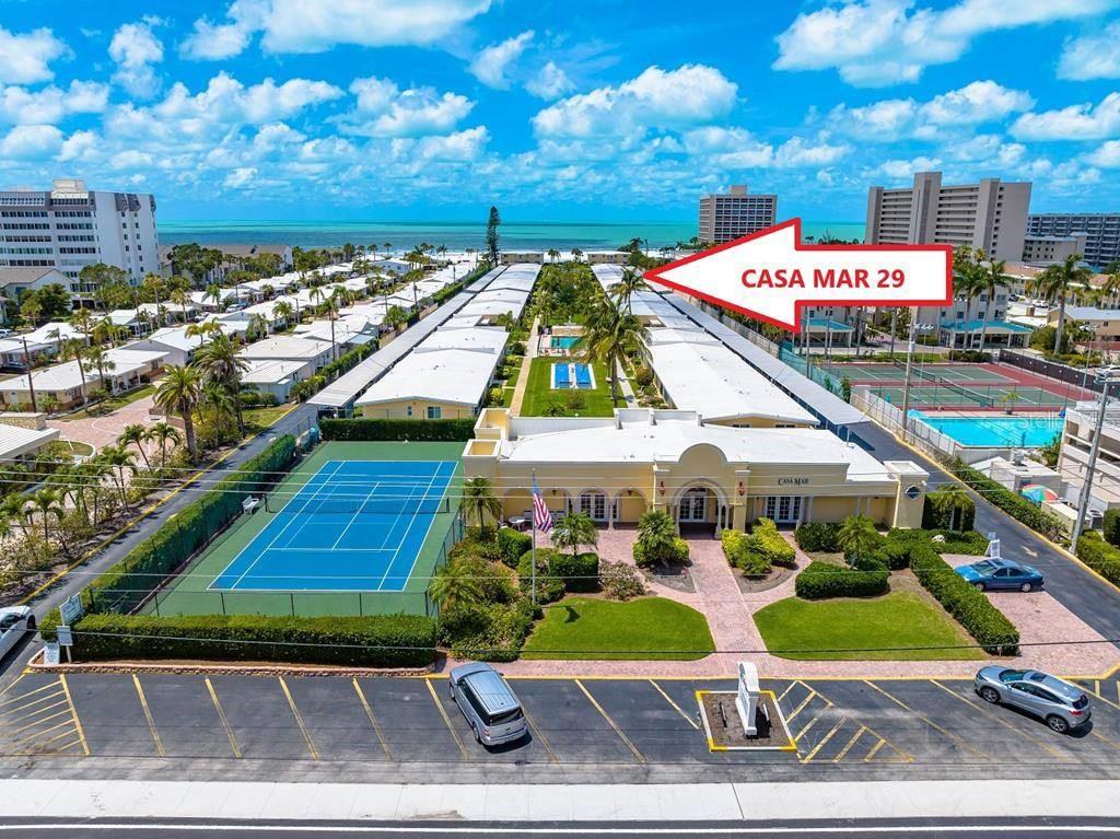 6006 Midnight Pass Road, Unit 29 Sarasota, FL 34242 - Photo 16 of 19 a view of a basket ball ground