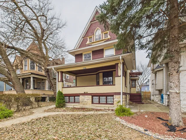 $174,900 | 5830 West Race Avenue, Chicago, IL 60644