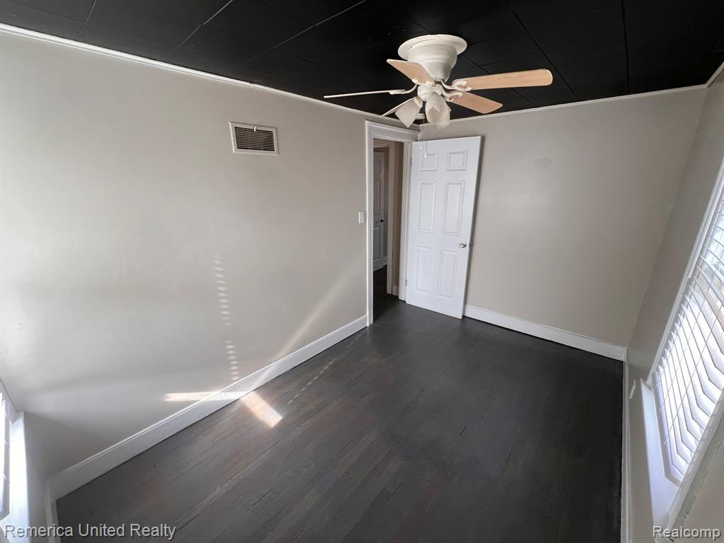 146 Chippewa Road Pontiac, MI 48341 - Photo 24 of 36