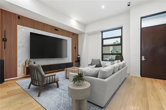 $895,000 | 133 The Promenade North, Unit 118, Long Beach, CA 90802