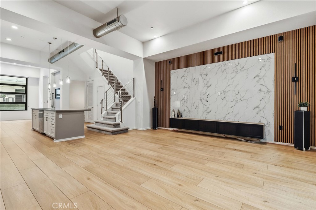 133 The Promenade North, Unit 118 Long Beach, CA 90802 - Photo 6 of 35 a view of an empty room