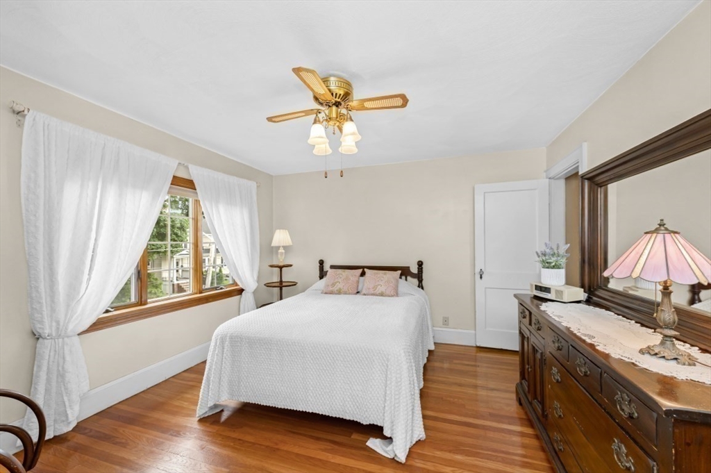 42 Pilgrim Road Medford, MA 02155 - Photo 14 of 36