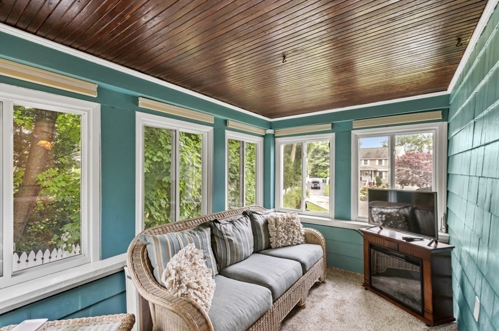 42 Pilgrim Road Medford, MA 02155 - Photo 16 of 36