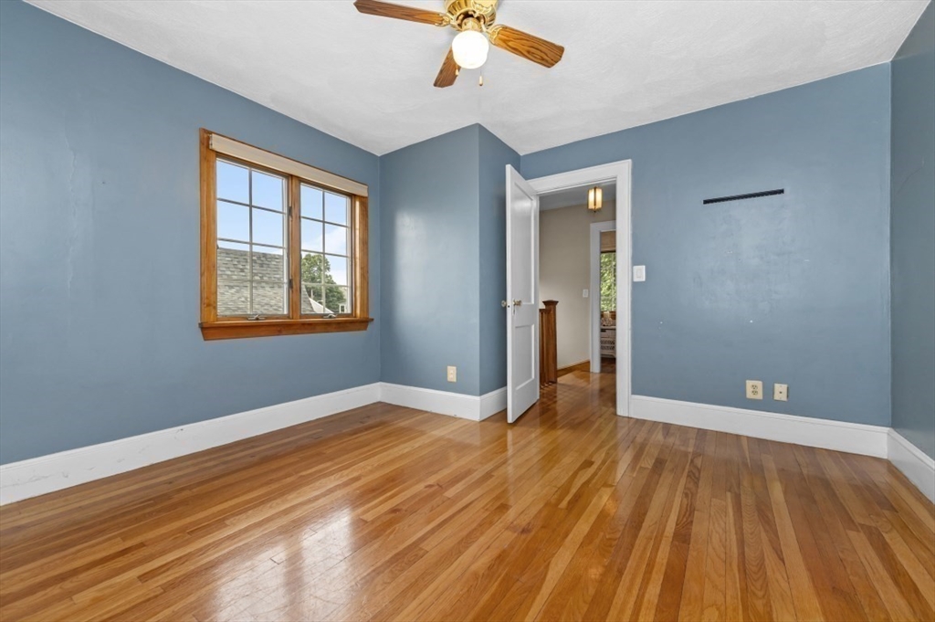 42 Pilgrim Road Medford, MA 02155 - Photo 17 of 36