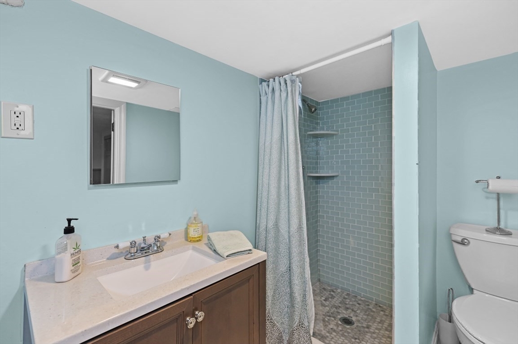 42 Pilgrim Road Medford, MA 02155 - Photo 26 of 36