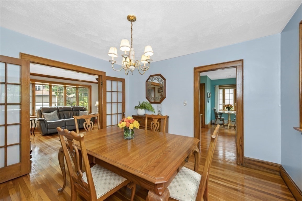 42 Pilgrim Road Medford, MA 02155 - Photo 7 of 36