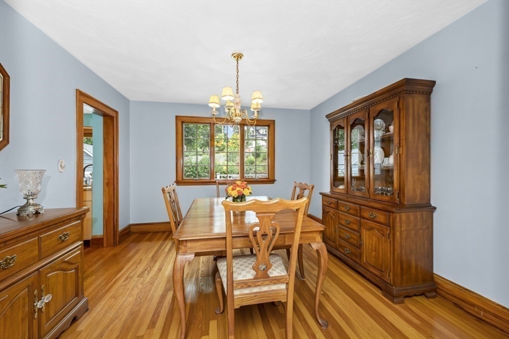 42 Pilgrim Road Medford, MA 02155 - Photo 8 of 36