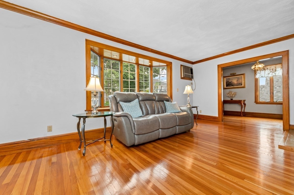 42 Pilgrim Road Medford, MA 02155 - Photo 9 of 36