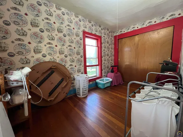 $168,900 | 111 Pearl Street, Cottonwood Falls, KS 66845