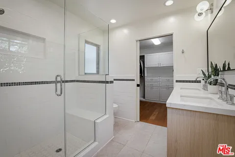 $2,345,000 | 11357 Aqua Vista Street, Studio City, CA 91602