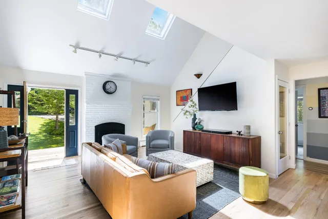 $50,000 | 7 Knoll Lane, Wainscott, NY 11937