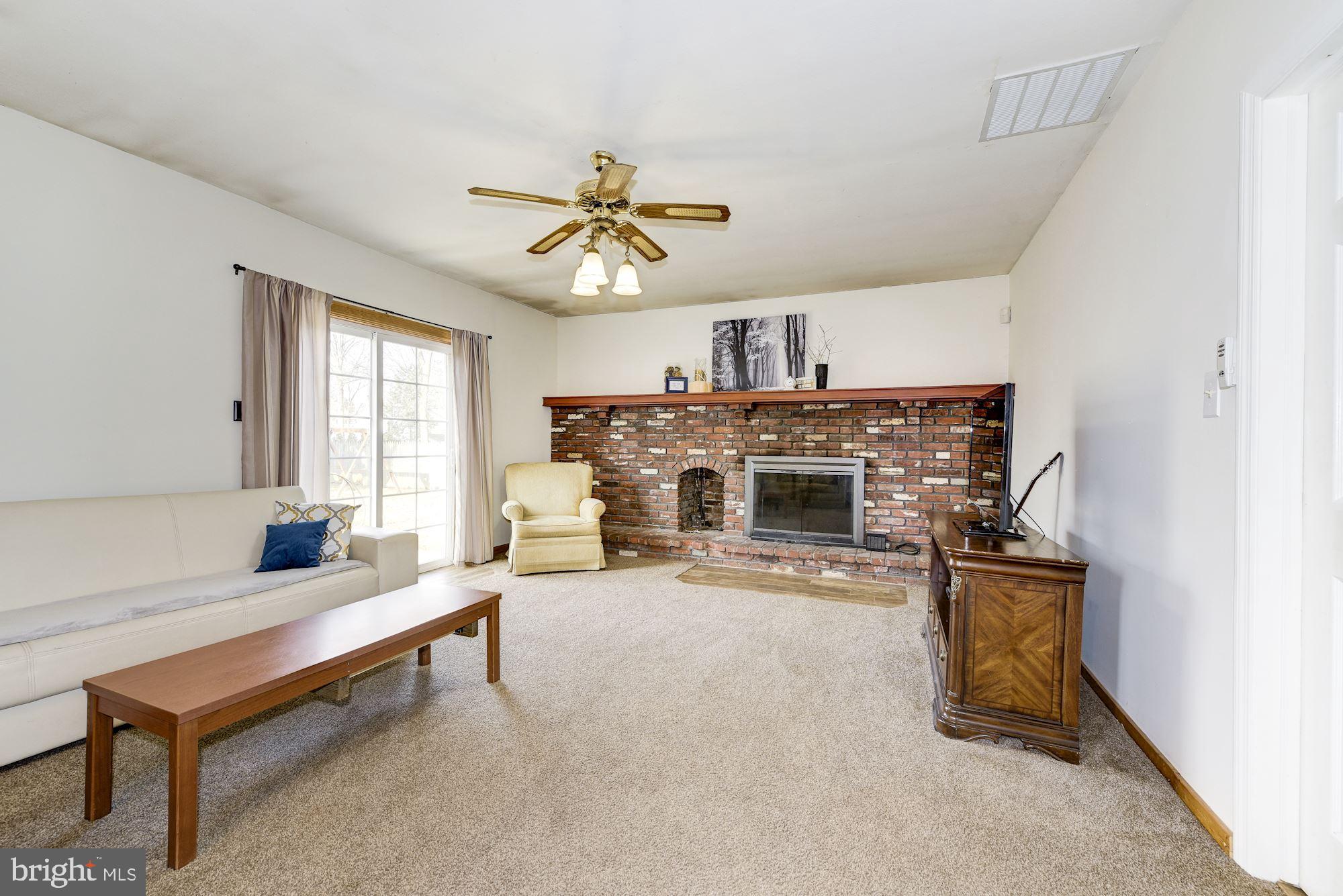 1606 Rivers Edge Drive Delanco, NJ 08075 - Photo 17 of 38 Family Room
