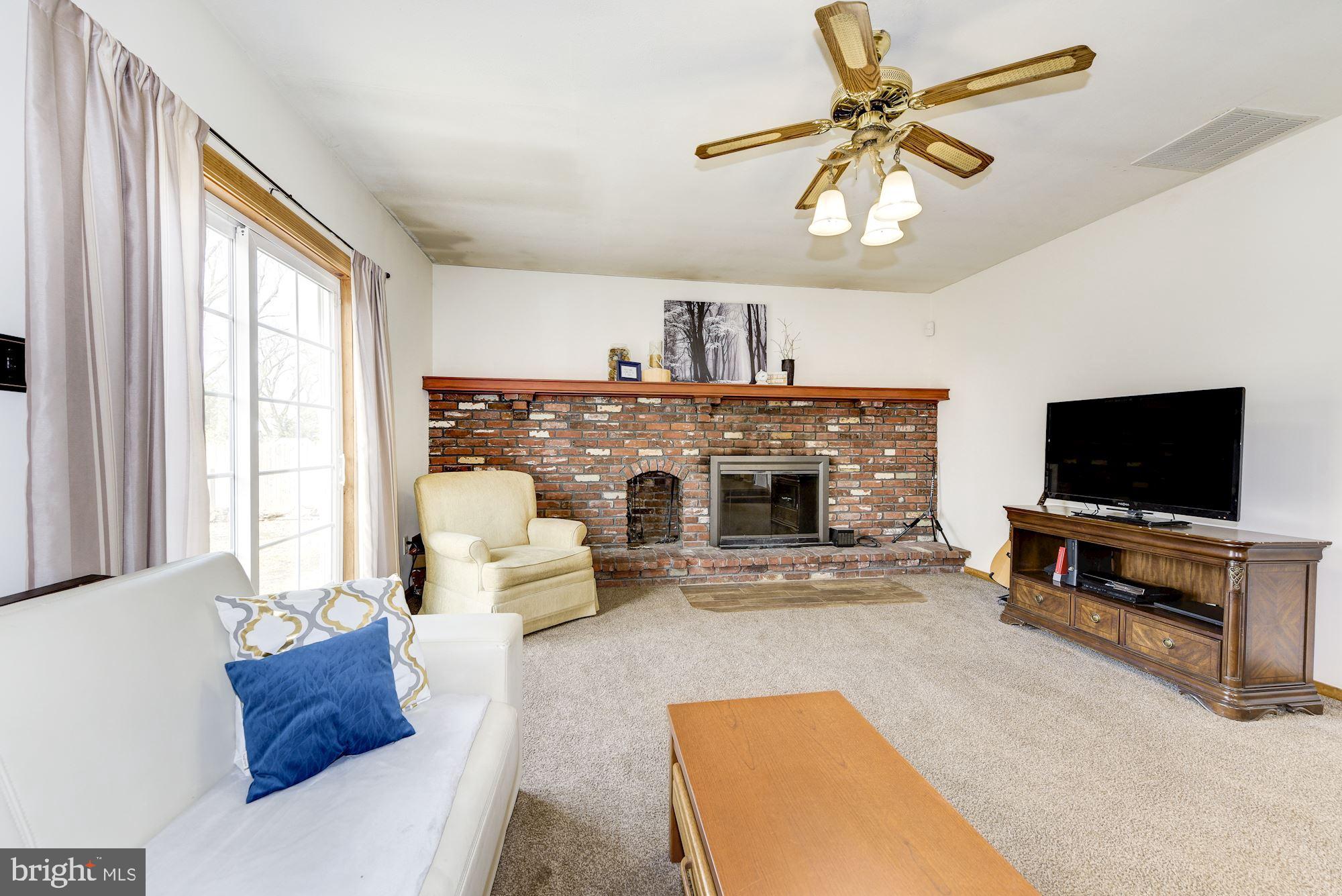 1606 Rivers Edge Drive Delanco, NJ 08075 - Photo 18 of 38 Family Room