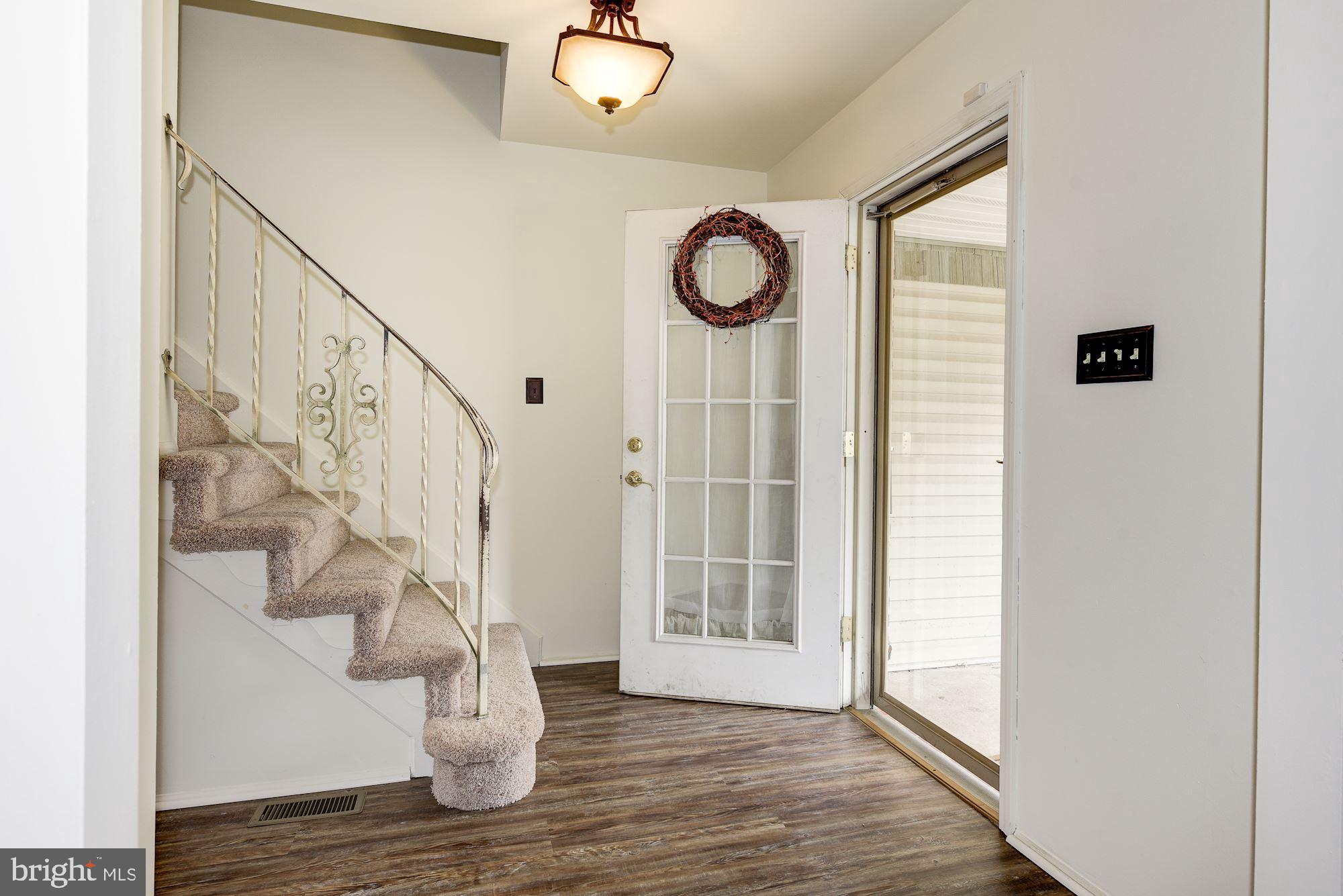 1606 Rivers Edge Drive Delanco, NJ 08075 - Photo 5 of 38 Foyer