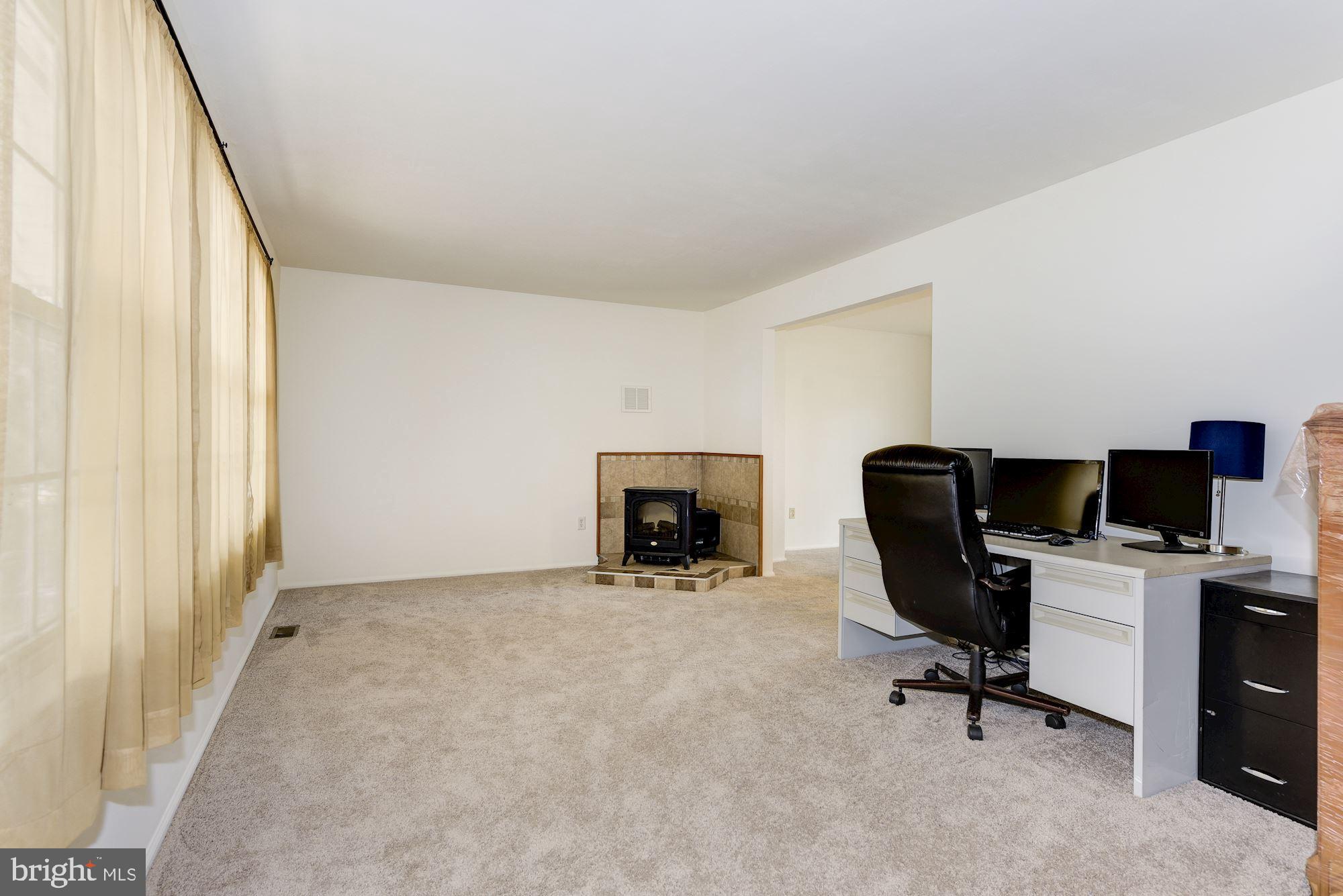 1606 Rivers Edge Drive Delanco, NJ 08075 - Photo 6 of 38 Living Room