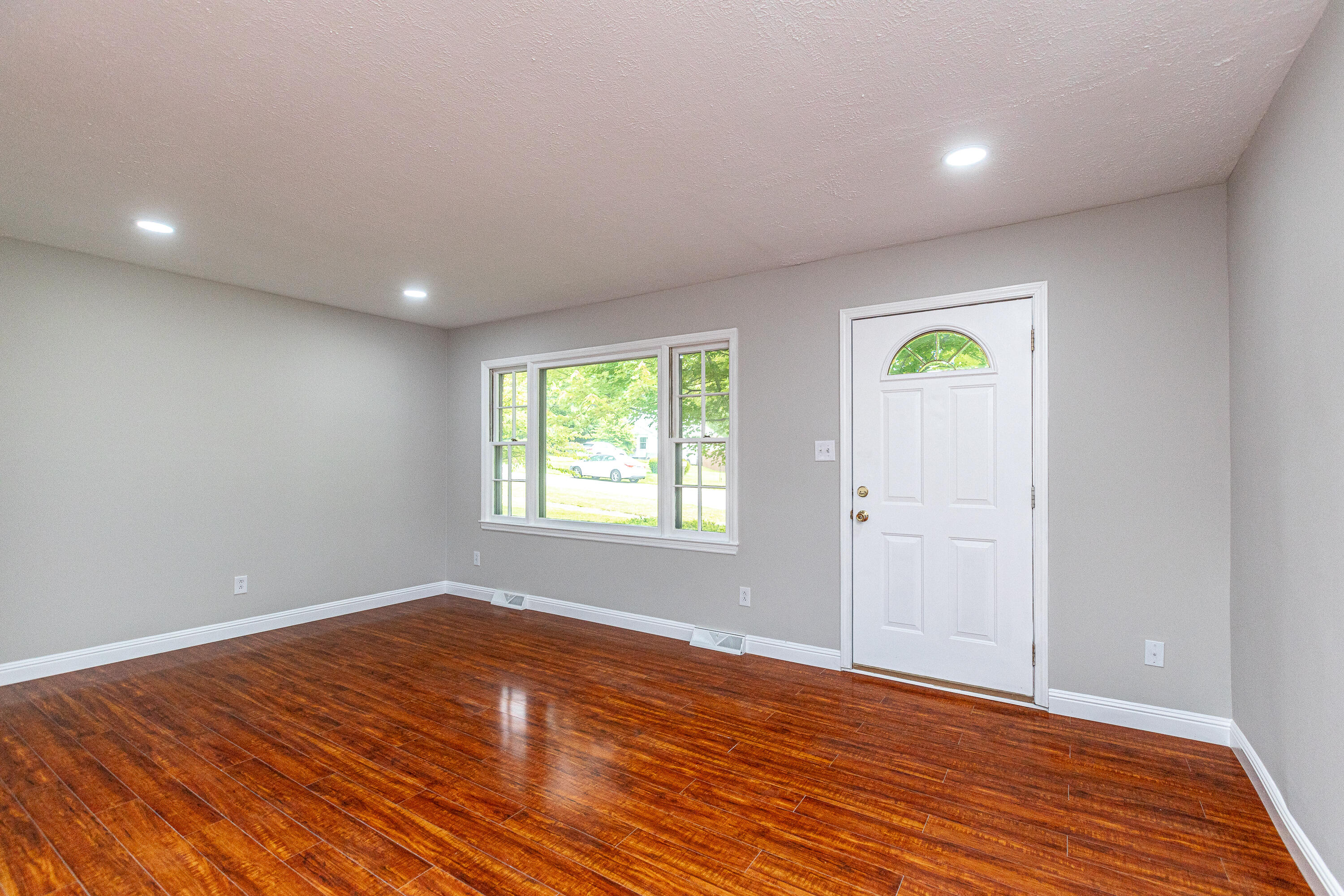 648 Kingston Road Lexington, KY 40505 - Photo 5 of 38 B-1