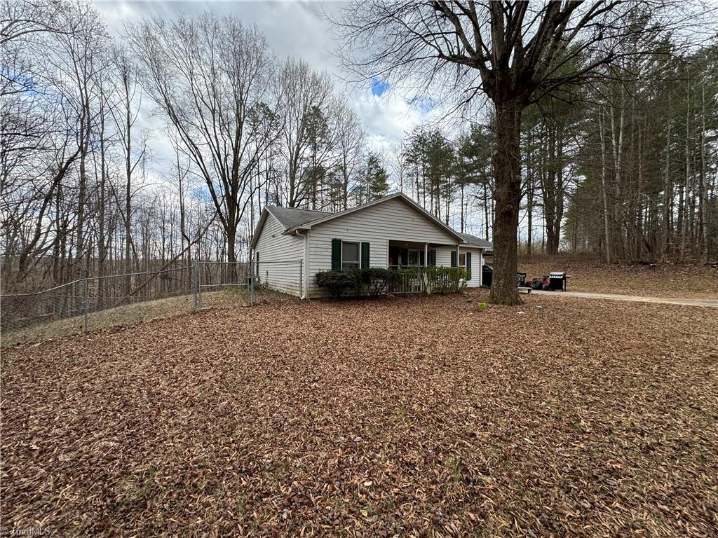 5761 Davis Road Walkertown, NC 27051 - Photo 4 of 20 Gallery Image 4