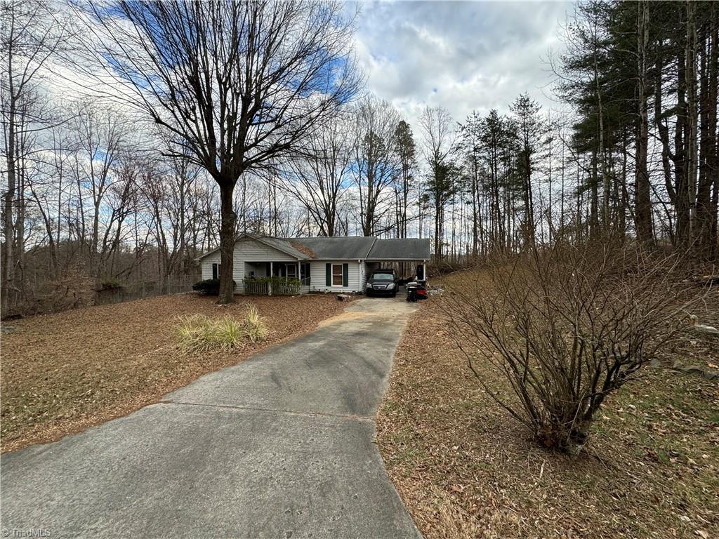 5761 Davis Road Walkertown, NC 27051 - Photo 5 of 20 Gallery Image 5