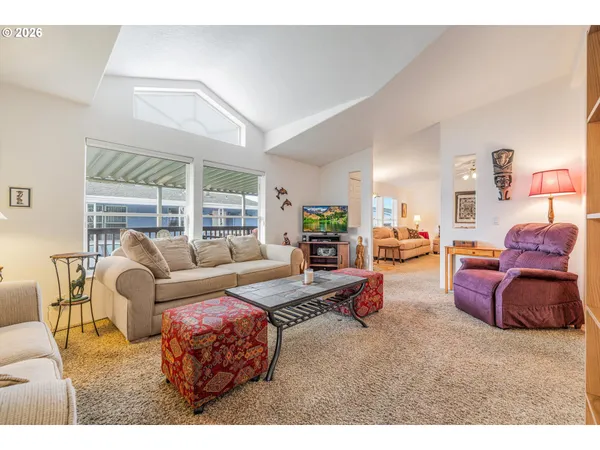 $164,900 | 900 Northeast Francis Avenue, Unit 63, Gresham, OR 97030