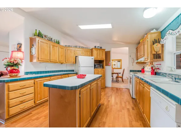 $164,900 | 900 Northeast Francis Avenue, Unit 63, Gresham, OR 97030