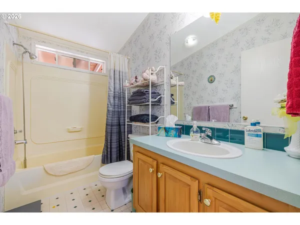 $164,900 | 900 Northeast Francis Avenue, Unit 63, Gresham, OR 97030