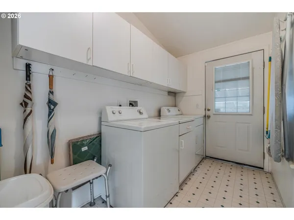 $164,900 | 900 Northeast Francis Avenue, Unit 63, Gresham, OR 97030