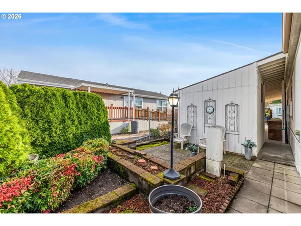 $164,900 | 900 Northeast Francis Avenue, Unit 63, Gresham, OR 97030