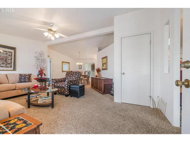 $179,900 | 900 Northeast Francis Avenue, Unit 63, Gresham, OR 97030