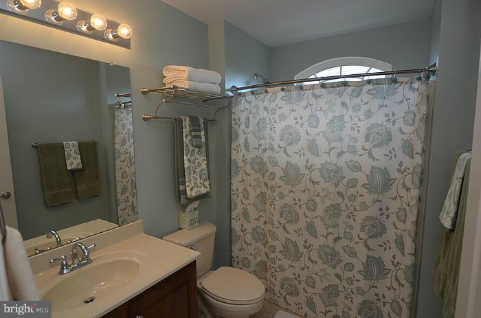 1712 Conrads Ferry Drive Point of Rocks, MD 21777 - Photo 8 of 30 Full Bath
