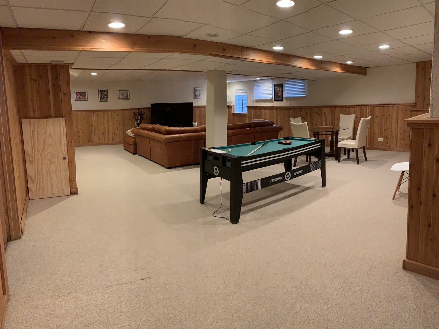 1003 Pember Circle West Dundee, IL 60118 - Photo 18 of 29 a lobby with furniture and a table