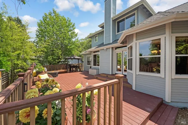 $1,095,000 | 1508 Ronne Drive, Santa Rosa, CA 95405