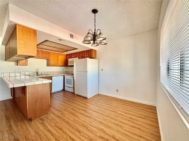 $995 | 4310 Sanderling Circle, Unit 104, Las Vegas, NV 89103