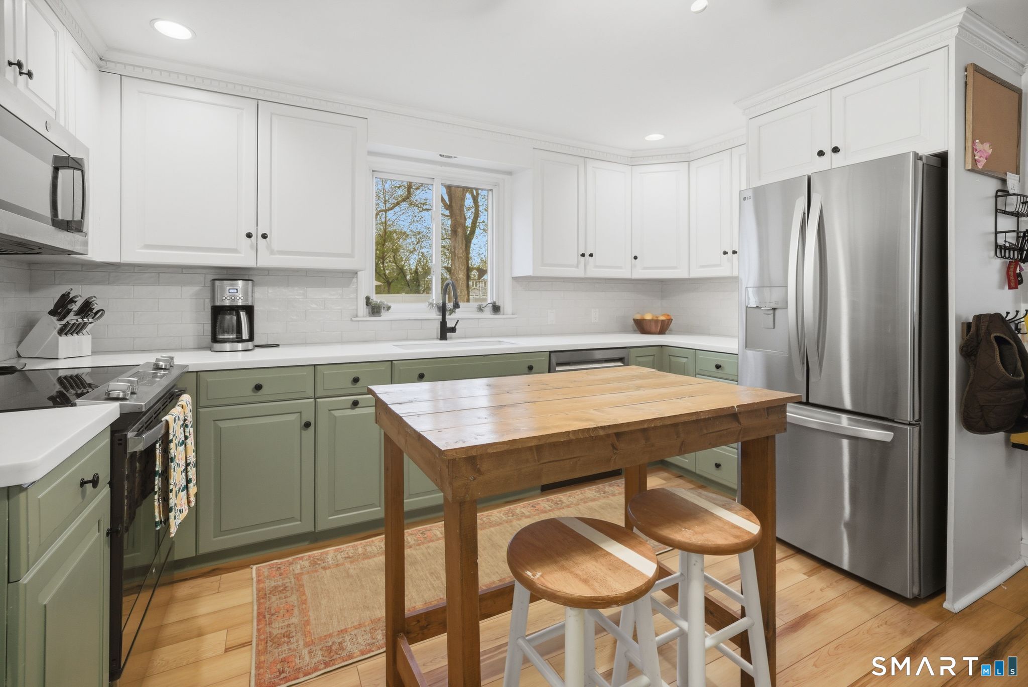 27 Fairfield Road West Hartford, CT 06117 - Photo 12 of 37