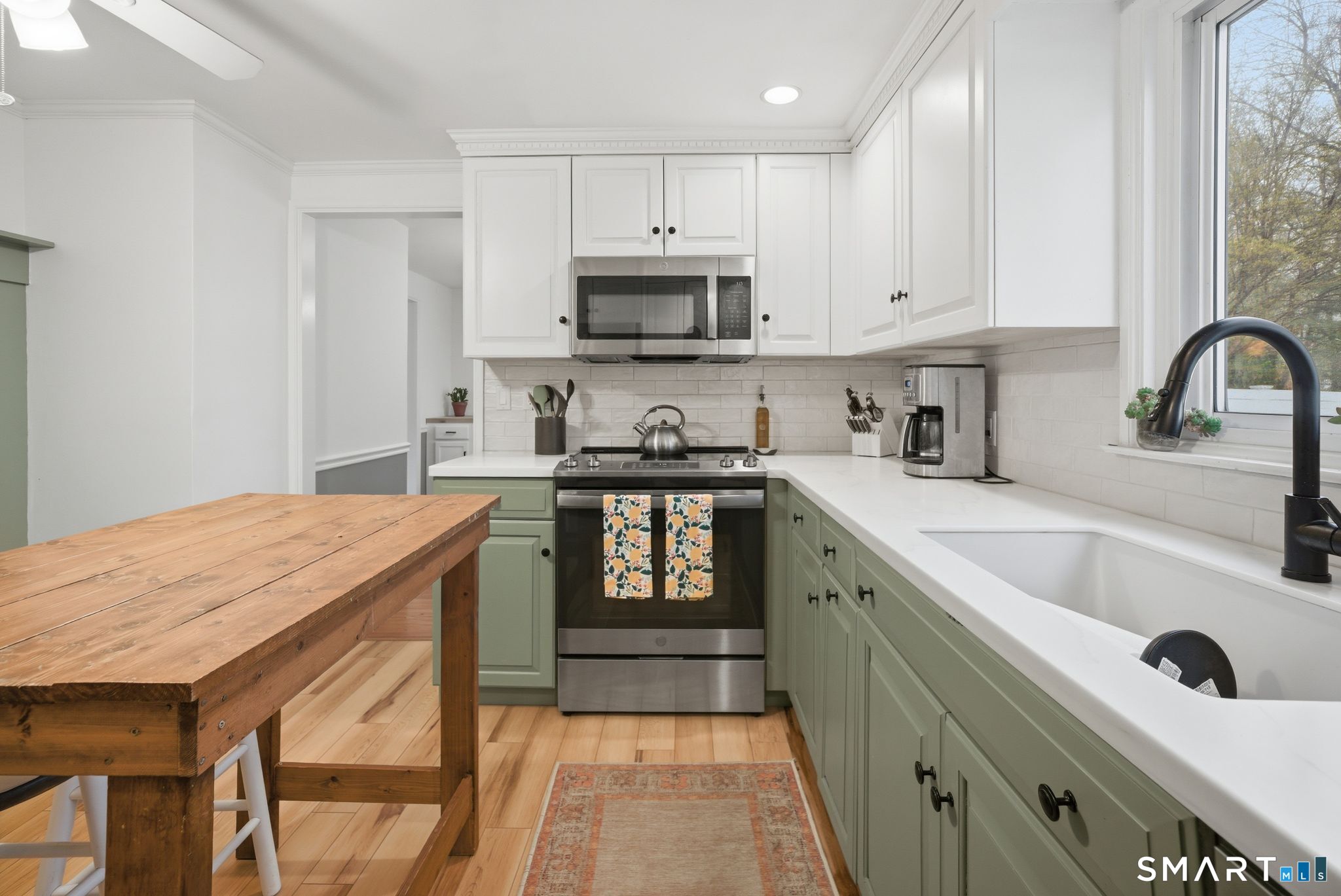 27 Fairfield Road West Hartford, CT 06117 - Photo 15 of 37