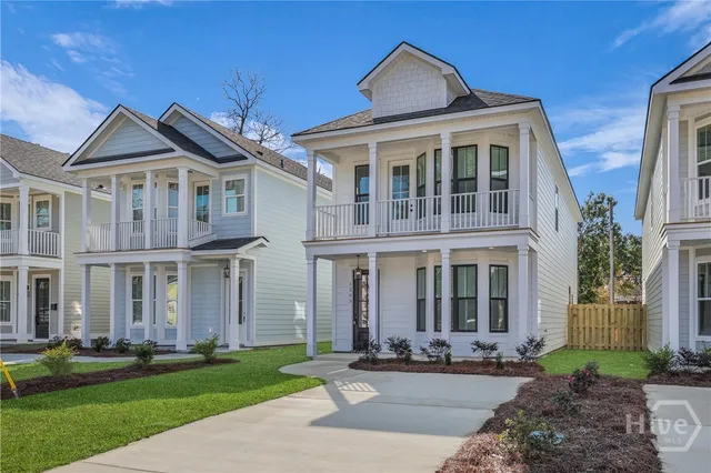 $2,600 | 1201 East 34th Street, Savannah, GA 31404