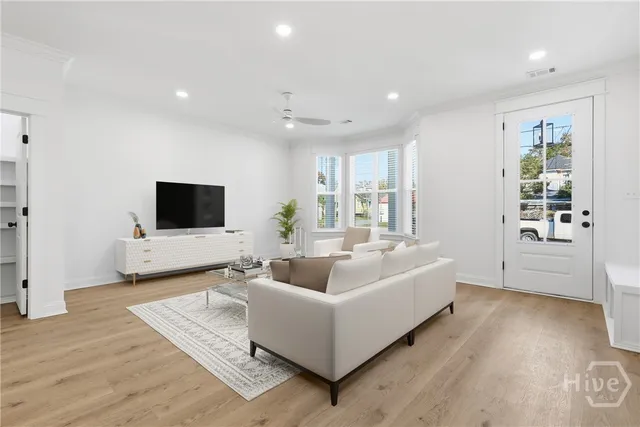 $2,600 | 1201 East 34th Street, Savannah, GA 31404