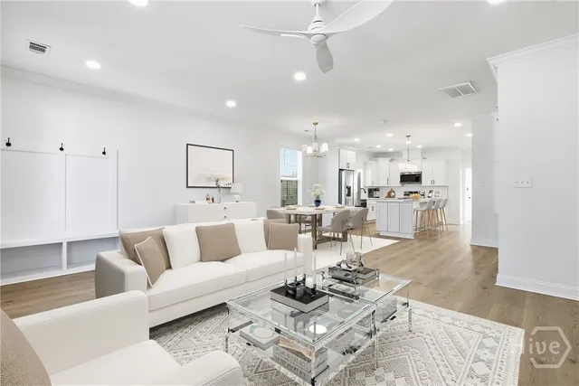 $2,600 | 1201 East 34th Street, Savannah, GA 31404