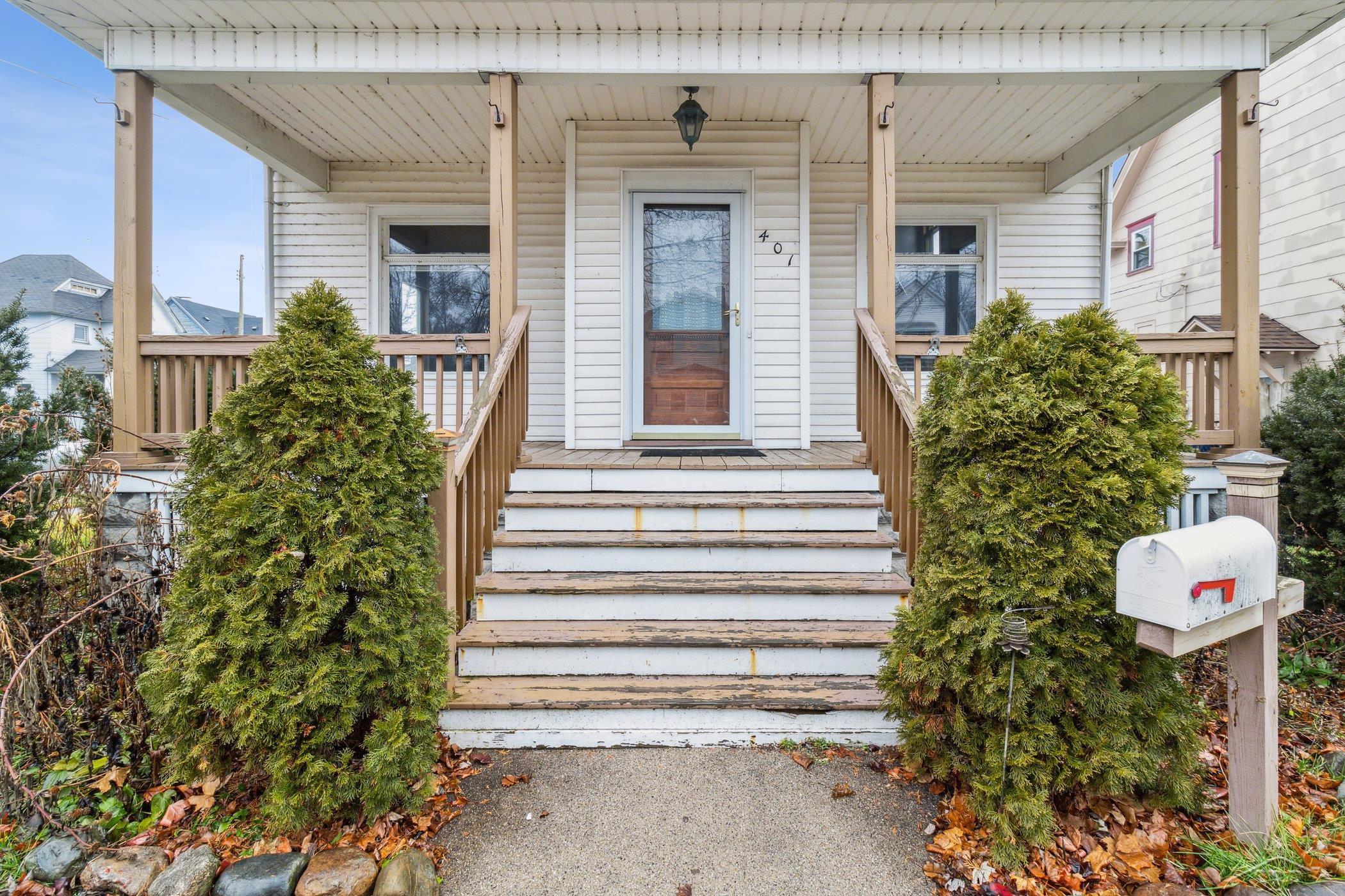 401 North Hampton Street Bay City, MI 48708 - Photo 23 of 24 50098477-22.JPG